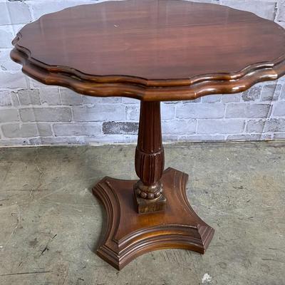 Round Wood Accent Table with Pedestal Base and Scalloped Edge