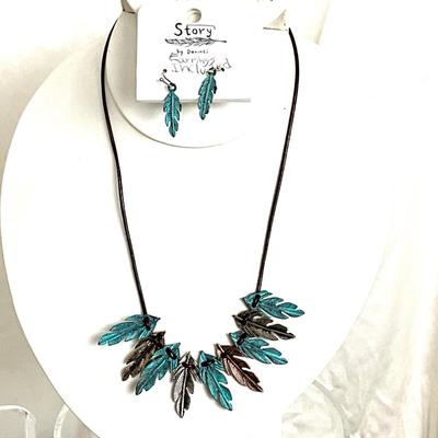 326 Feather Scarf, Feather Necklace Set, Three Variety Green Earrings