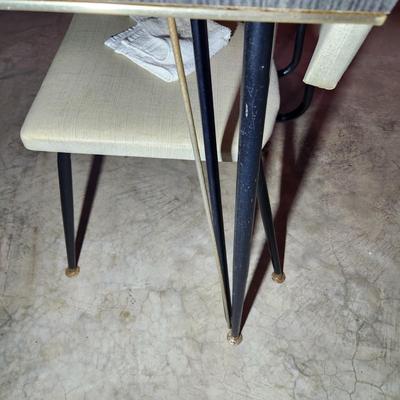 Mid Century MCM Table & 3 Chairs 62 x35x29 includes 12" leaf