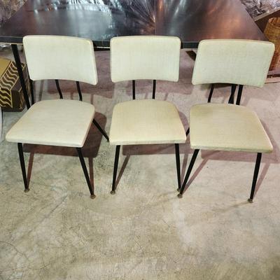 Mid Century MCM Table & 3 Chairs 62 x35x29 includes 12" leaf