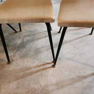 Mid Century MCM Table & 3 Chairs 62 x35x29 includes 12" leaf