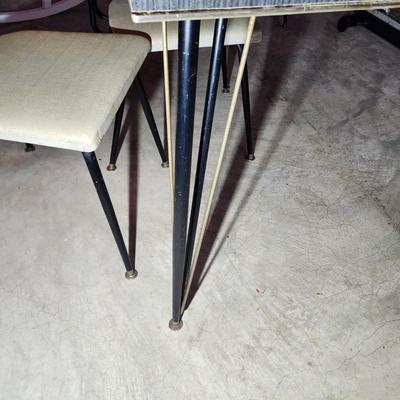 Mid Century MCM Table & 3 Chairs 62 x35x29 includes 12" leaf