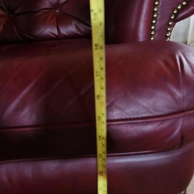 Classic Button Tuft Club Lounge Chair 35W 23" deep seat