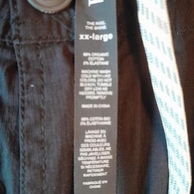 Brand new Men's XXL Vuori Adventure bound Ripstop series Pants.