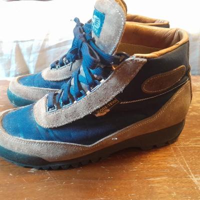 Two pair of Women's hiking boots Vasque Skywalk Boots & Asolo 7.5