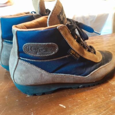 Two pair of Women's hiking boots Vasque Skywalk Boots & Asolo 7.5