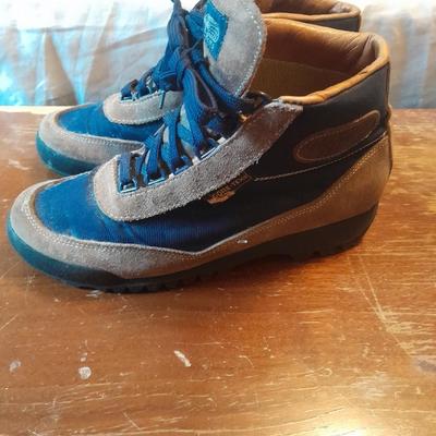 Two pair of Women's hiking boots Vasque Skywalk Boots & Asolo 7.5