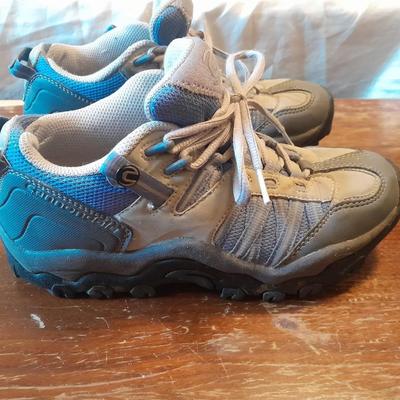 Two pair of Women's shoes Cannondale size 7 Merrell size 8