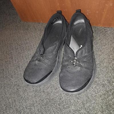 Women's shoes flats and sandals