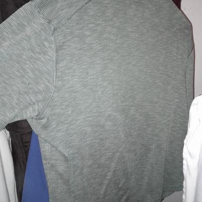 12 Short sleeve tops - Loz Claiborne - Under Armor - Tan Jay and others sizes Medium - Large