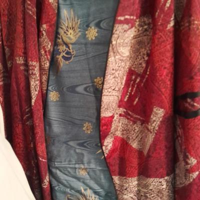 Vintage robe Kimono silk lined with tie and large silk blue bird print scarf