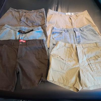Six pair of Shorts Size 38 & 40 - Lee - Lucky Brand - Coleman and more