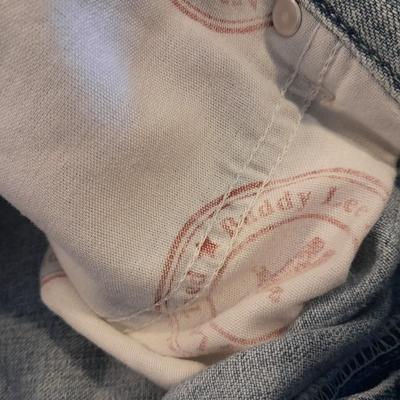 Six pair of Shorts Size 38 & 40 - Lee - Lucky Brand - Coleman and more