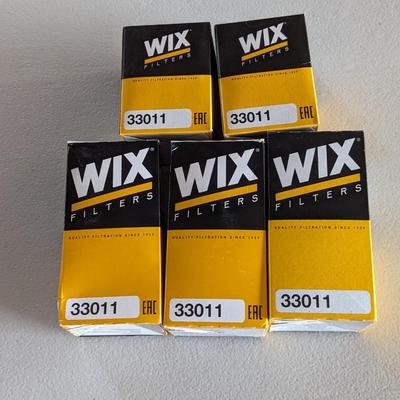 5 NIB Wix Fuel Filters 33011