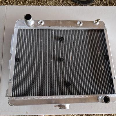 ALUMINUM RADIATOR W/ SHROUD & 10