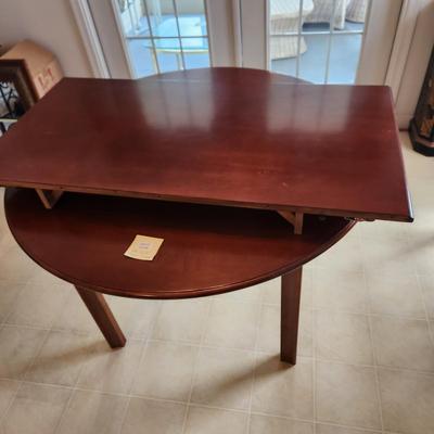 Drexel Heritage Solid Wood Round Table 48 X30 w 24" leaf