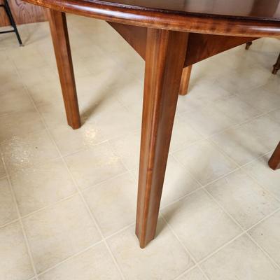 Drexel Heritage Solid Wood Round Table 48 X30 w 24" leaf