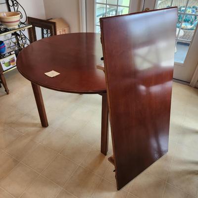 Drexel Heritage Solid Wood Round Table 48 X30 w 24" leaf