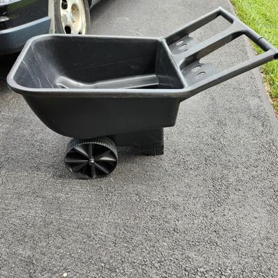 250 lb Capacity Wheelbarrow Yard Cart