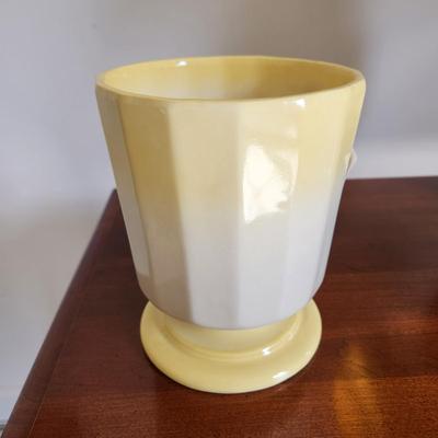 Hull USA 43 Floral Flower Planter  Vase