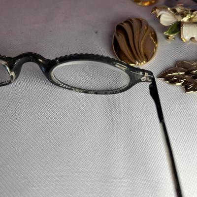 Ladies Brooches, Pins & Eyewear (K-RG)
