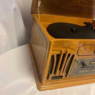 Record Player with Built in CD Player & Cassette (O-MG)
