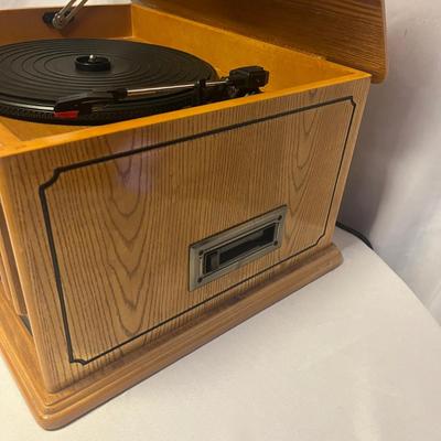 Record Player with Built in CD Player & Cassette (O-MG)