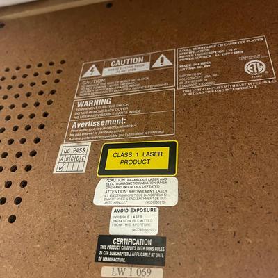 Record Player with Built in CD Player & Cassette (O-MG)