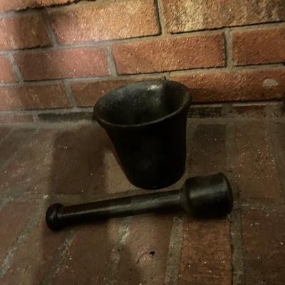 Cast Iron Kettle, Irons & More (LR-MG)