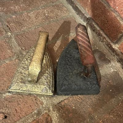 Cast Iron Kettle, Irons & More (LR-MG)