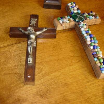 lot of 4 crucifix