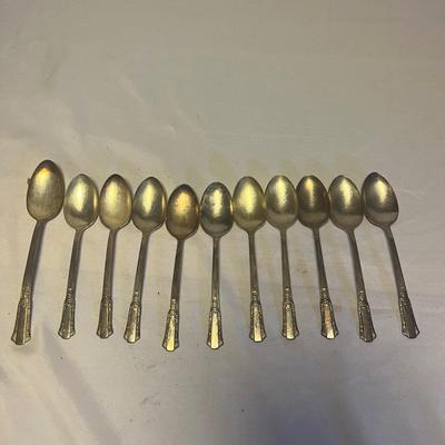 W.M. Rogers Overlaid Silverware Set (K-MG)