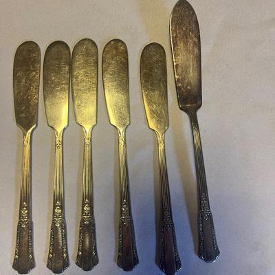 W.M. Rogers Overlaid Silverware Set (K-MG)