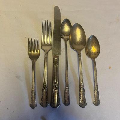 W.M. Rogers Overlaid Silverware Set (K-MG)