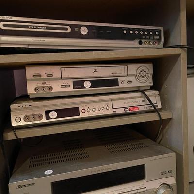 A complete stereo/media System lot