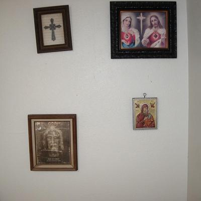 Religious wall Items lot