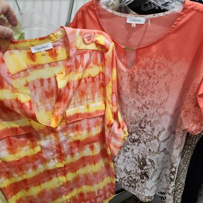 Large Lot of Women's Clothing Look at pictures