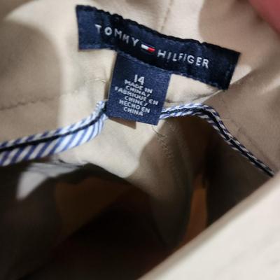 Large Lot of Women's Clothing Look at pictures