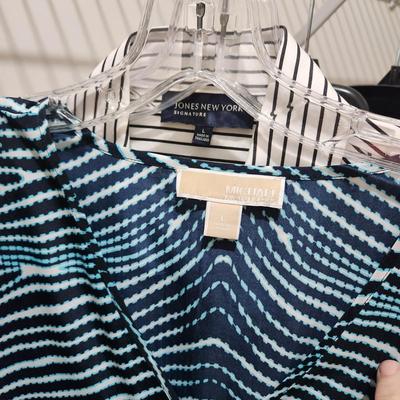 Large Lot of Women's Clothing Look at pictures