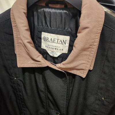 Large Lot of Women's Clothing Look at pictures