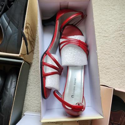 Lot of 16 pairs of worn Women's Shoes 8.5-9.5