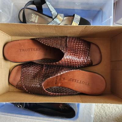 Lot of 16 pairs of worn Women's Shoes 8.5-9.5