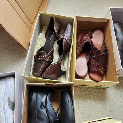Lot of 16 pairs of worn Women's Shoes 8.5-9.5