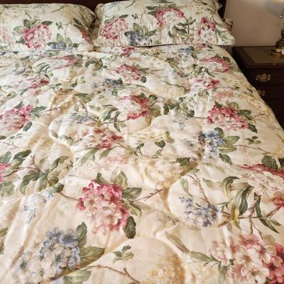 Burlington House Home Fashions King Size Bed Comforter & Pillow covers