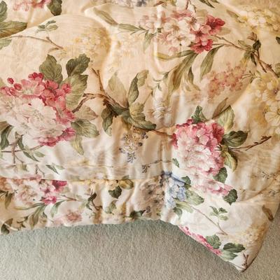Burlington House Home Fashions King Size Bed Comforter & Pillow covers