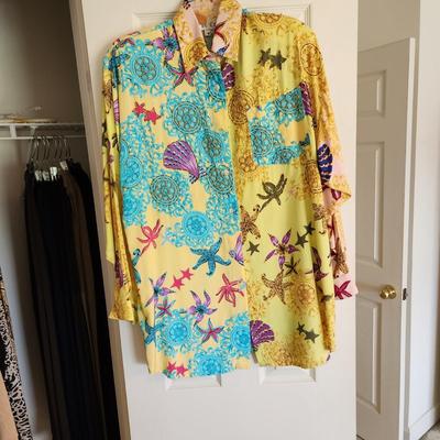 Large Lot Women's Clothing See Pictures includes Hangers
