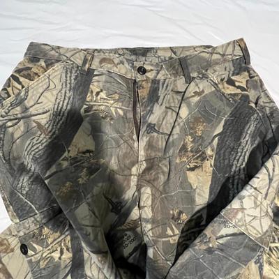 Hunting pants sizes vary see pics