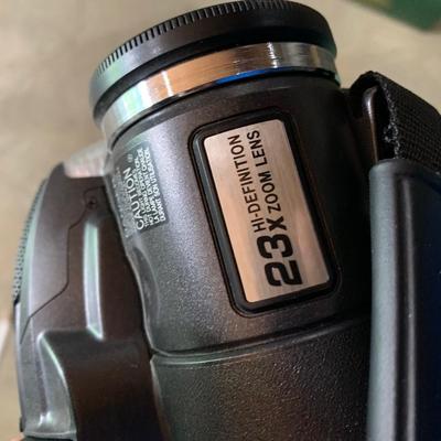 Panasonic PVL-558 Camcorder - Charger - Case