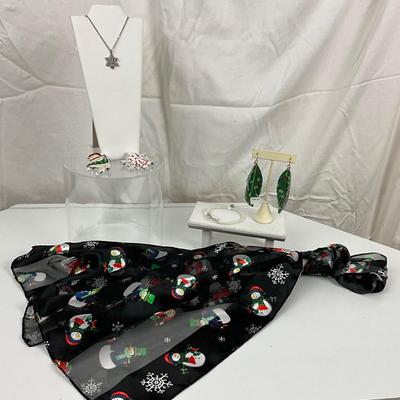 356 Christmas Scarf with Earrings, Two Brooches, Necklace