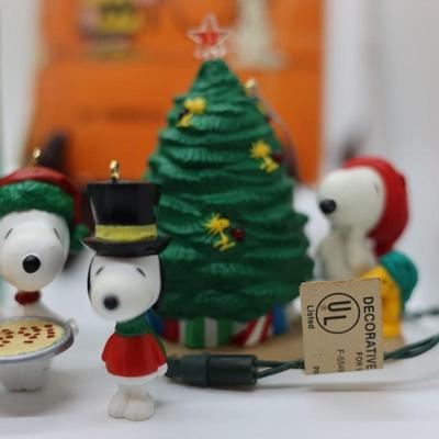 SNOOPY - Hot Dog Coin Bank, Plate, Book, (4) Snoopy Ornaments, Large Flag
